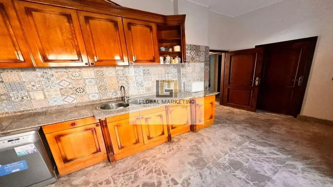 Furnished standalone for rent in Hyde Park