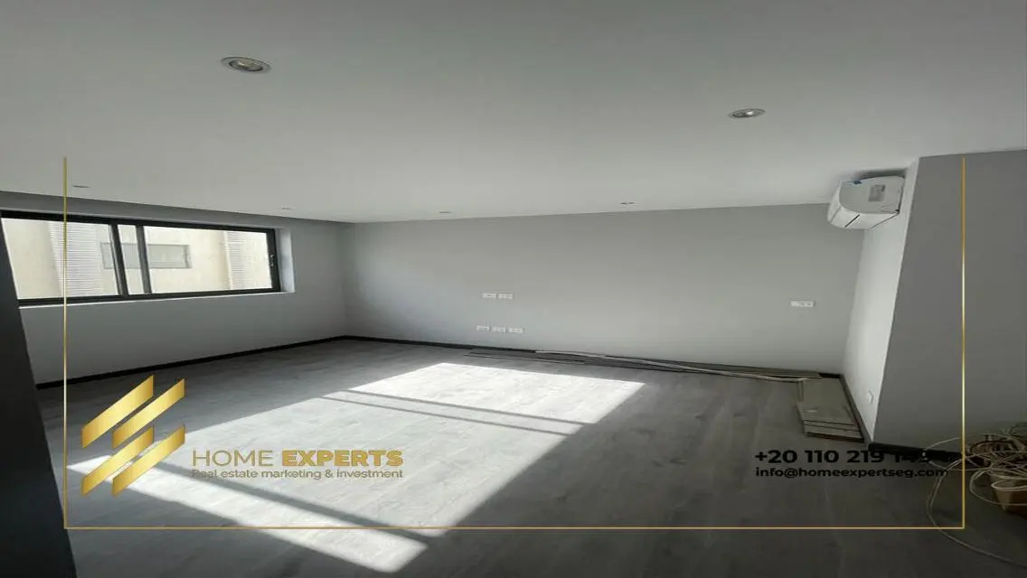 Penthouse roof with pool for rent in Lake View