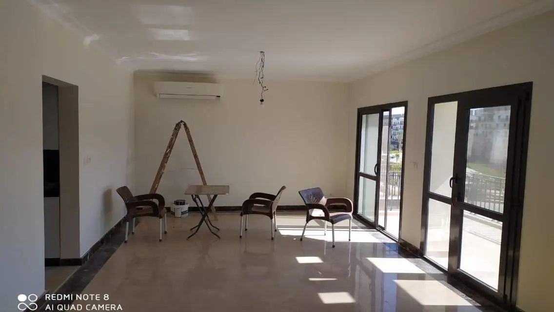بنت هاوس لايجار 3 غرف بالاجهزة اول سكن فى ايستاون 