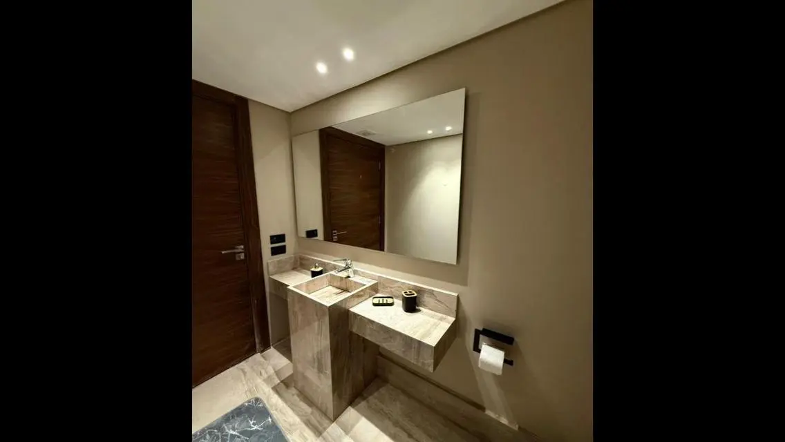 شقه للايجار مفروشه بالكامل فى كمبوند سيلفر بالم
