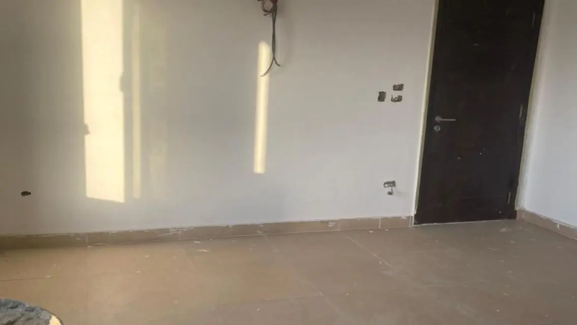 Duplex roof semi furnished kitchen and acs 