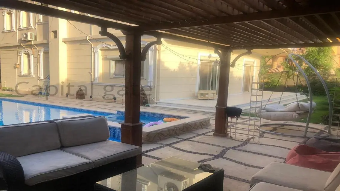 للبيع فيلا فاخره بحمام سباحه وتشطيبات مميزه.