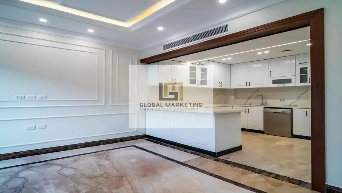 Ground floor duplex with garden, ultra modern