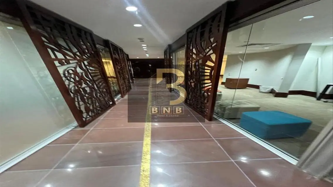Fully Furnished Admin 1400sqm in 90th New Cairo