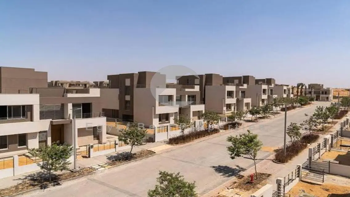 توين هاوس في بالم هيلز القاهرة الجديدة جاهز للسكن