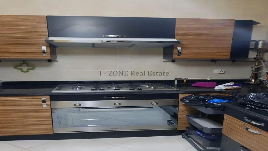 Modern furnished villa for rent in Hyde Park