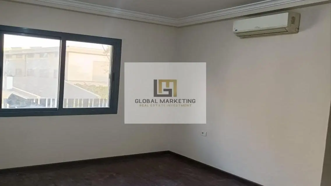 شقه بجاردن للايجار مطبخ وتكييفات بكمبوند فيليت