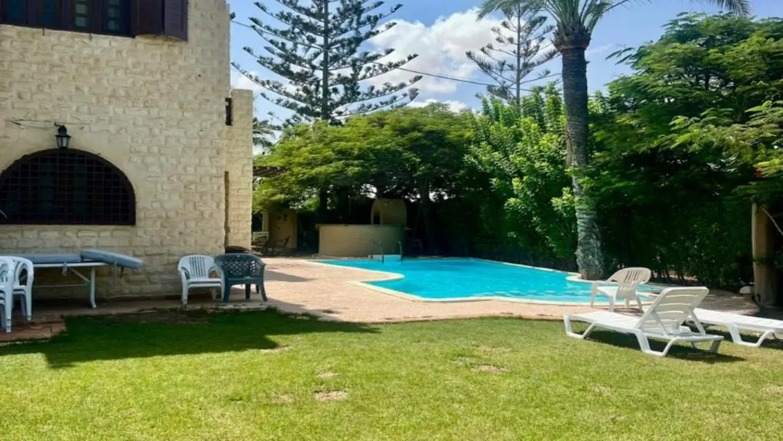 Luxurious Villa with 250 sqm in Prime Location