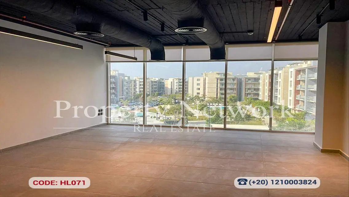 مقر إداري 68 متر للإيجار – Azad Business Lounge