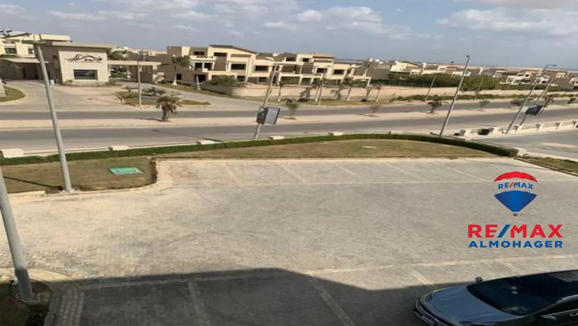 Office for Sale in Sheikh Zayed - Fully Finished