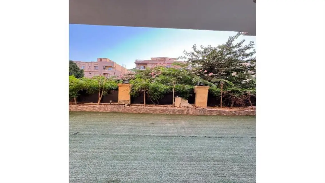 ارضي بجاردن ريسيل للبيع على المفتاح متشطبة بالكامل