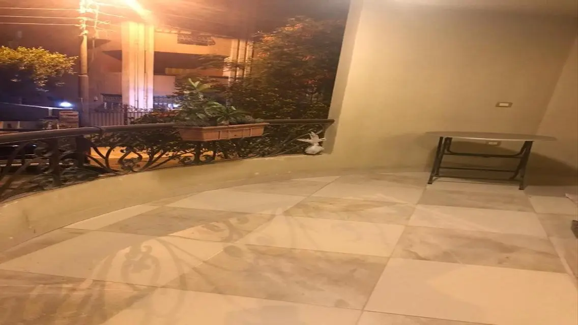 شقة للبيع ٢٣٠ م شارع محمد فريد عمارة جديدة