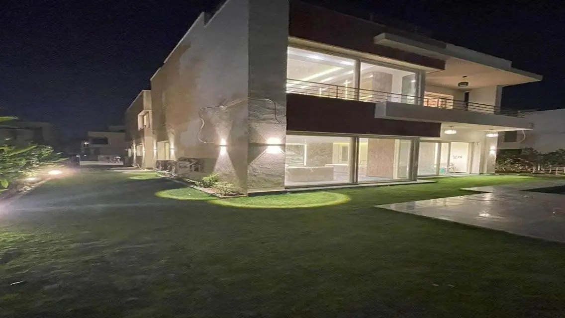 Family house villa with a prime location in Bamboo
