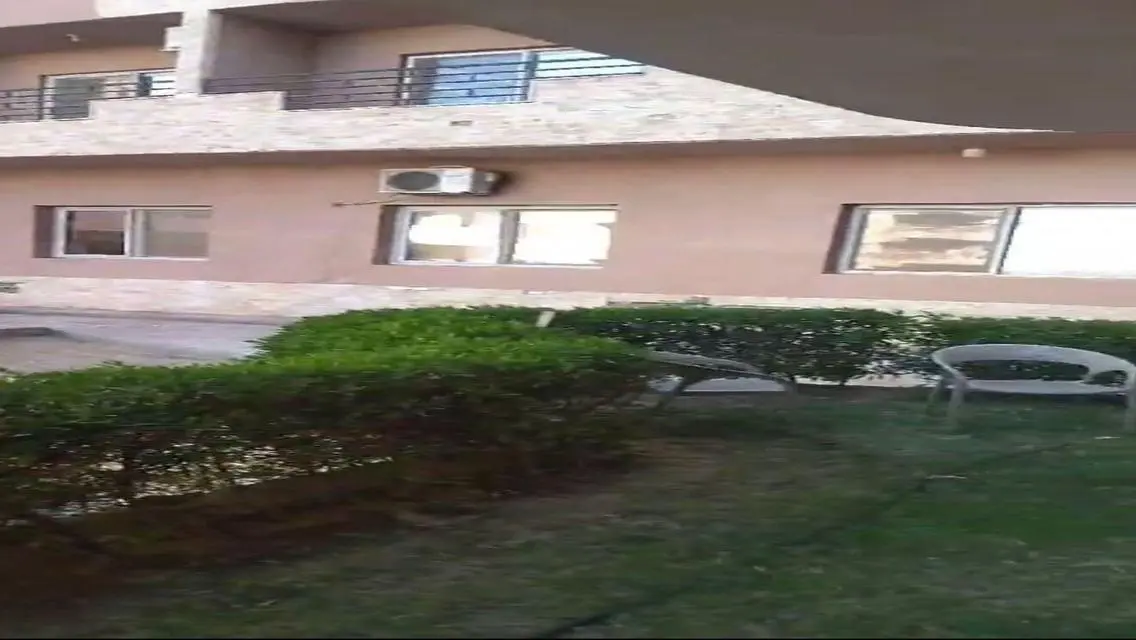شاليه مميز  للبيع في  قريه هوليداي العين السخنه