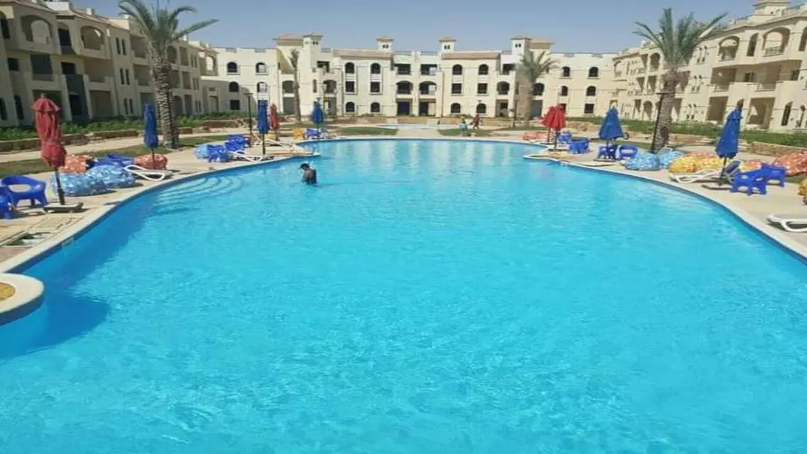 شاليه للبيع ارضي بجاردن في لاسيرينا بالم بيتش