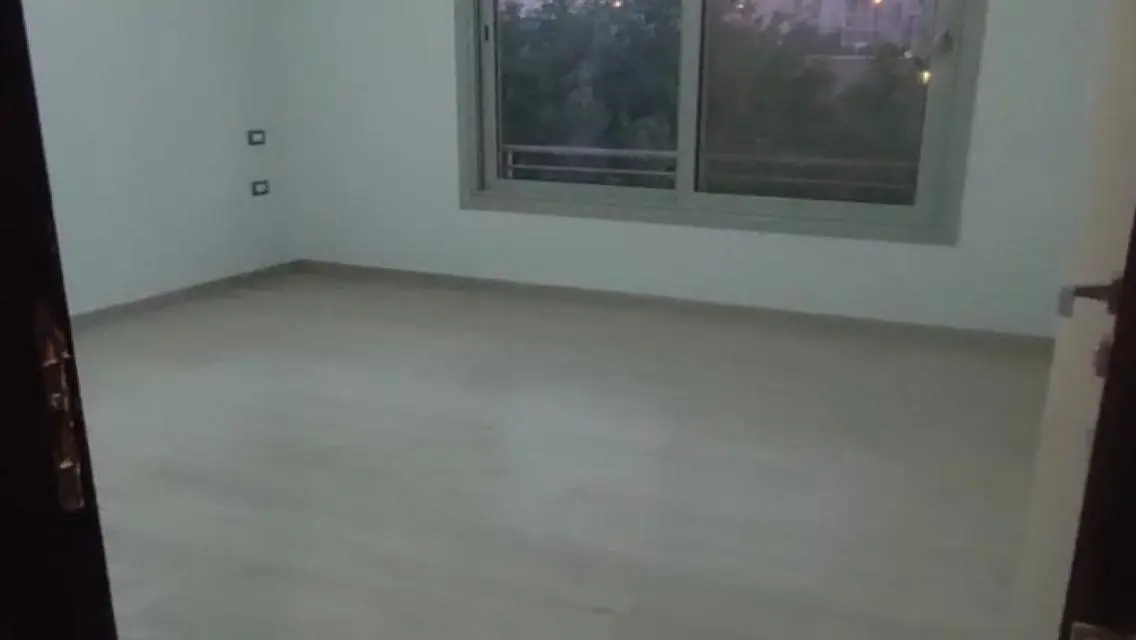 دوبلكس للإيجار فيليج جيت بالم هيلز أرضي بجاردن