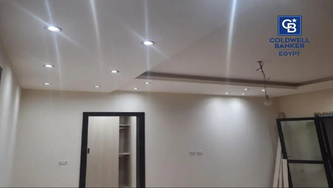 Apartment Very Prime Location For Rent At Eastown