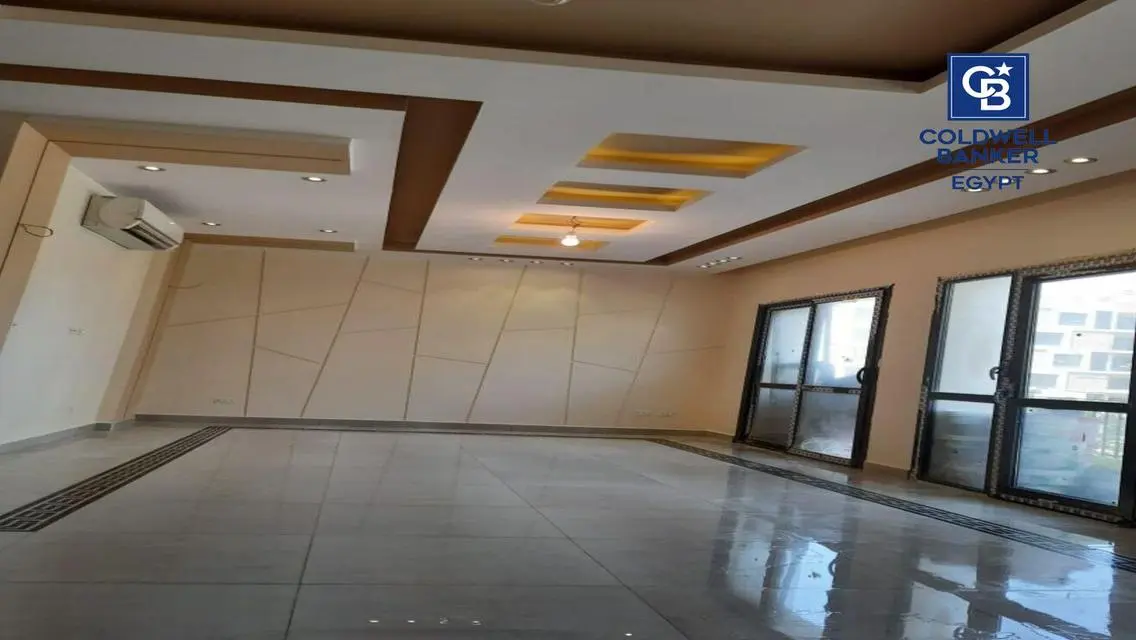 Apartment Very Prime Location For Rent At Eastown