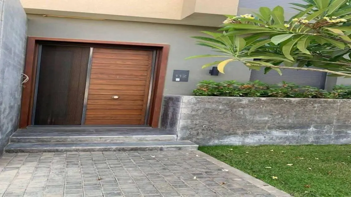 Townhouse For Sale @ The Crown Palm Hills Finished