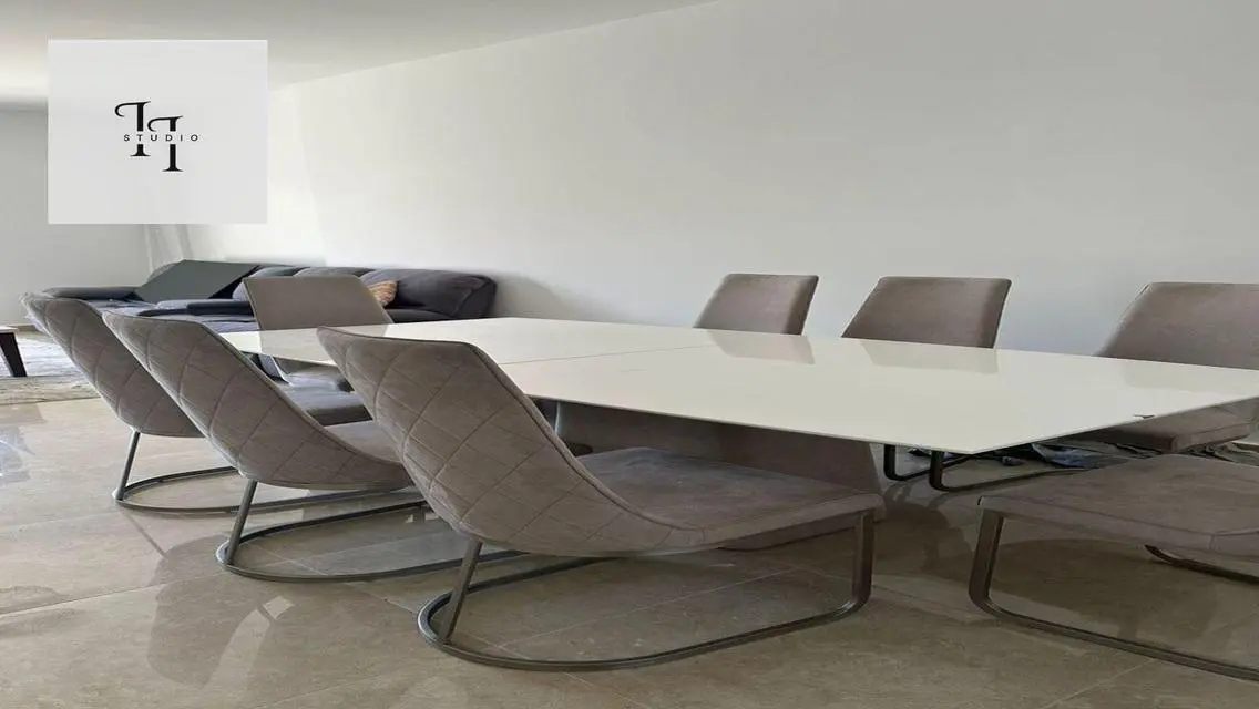 Modern Apartment in Downtown with Premium Amenities