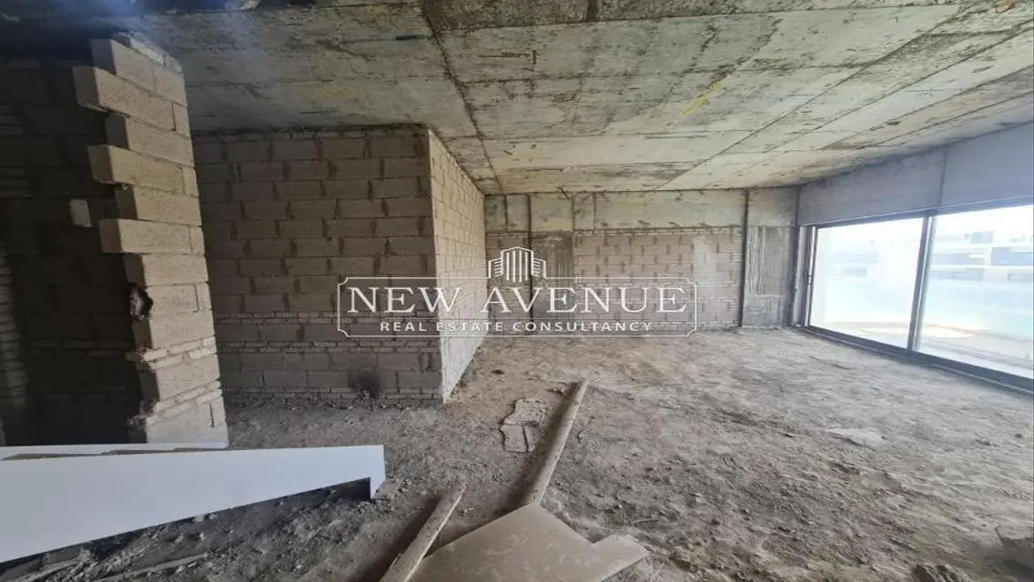 Attractive Price very Prime Location Direct on Lake