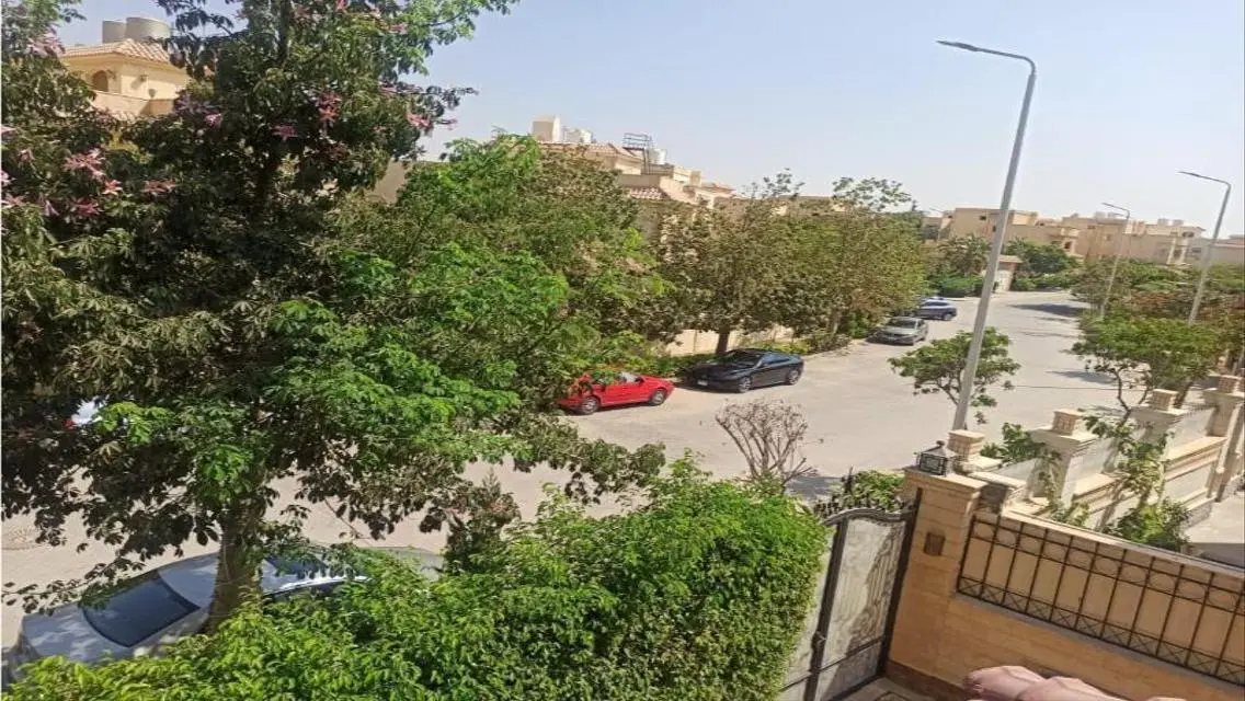 فيلا مستقلة للبيع في زيزينيا جاردنز
