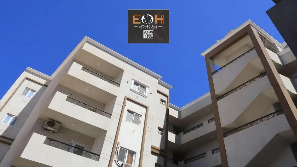 Studio 40 meters in an upscale area in the neighbo