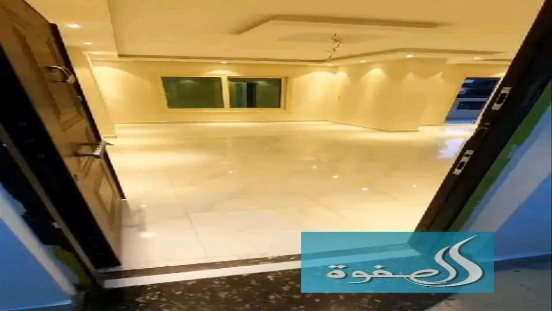 شقه سوبر لوكس اول سكن على شارع السودان الرئيسى