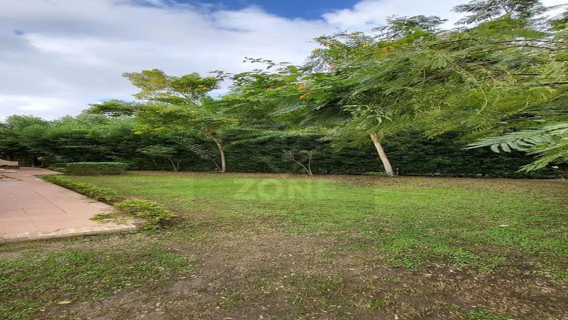 Villa à louer à Madinaty, indépendante, modèle W,