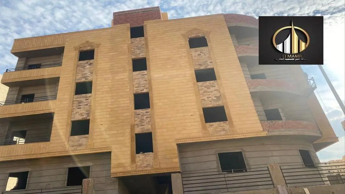 A corner apartment, square layout, ready for deliv