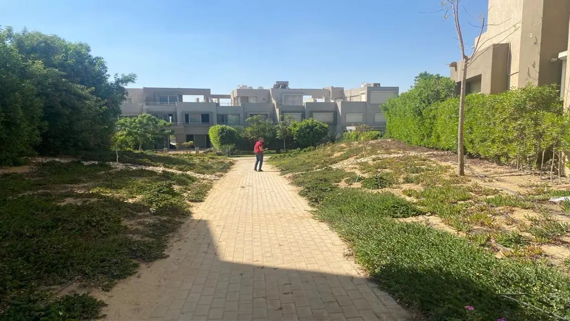 فيلا بموقع متميز مع إطلالة علي المناظر الطبيعيه