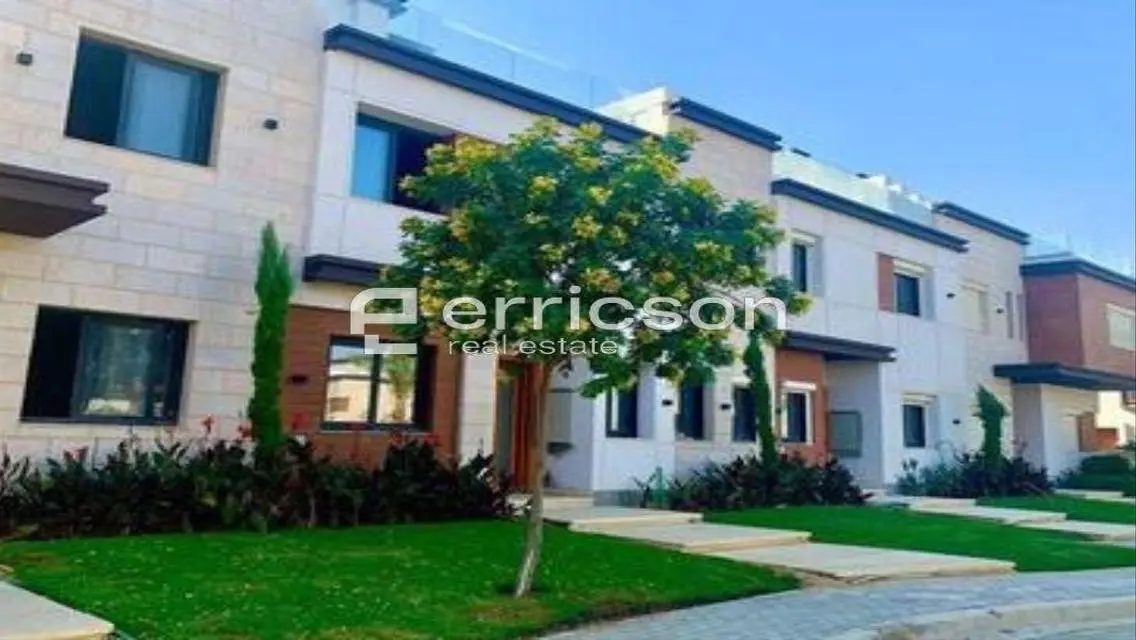 Town House For Sale In Azzar 1 Ready To Move