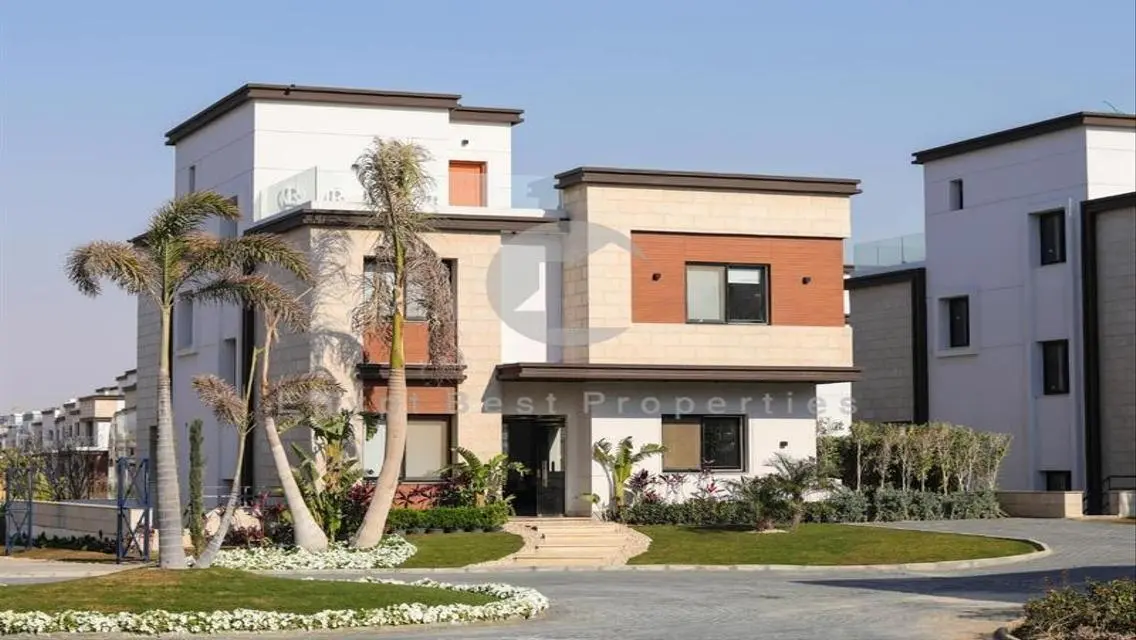 villa in 5th with downpayment 650k over 7 years