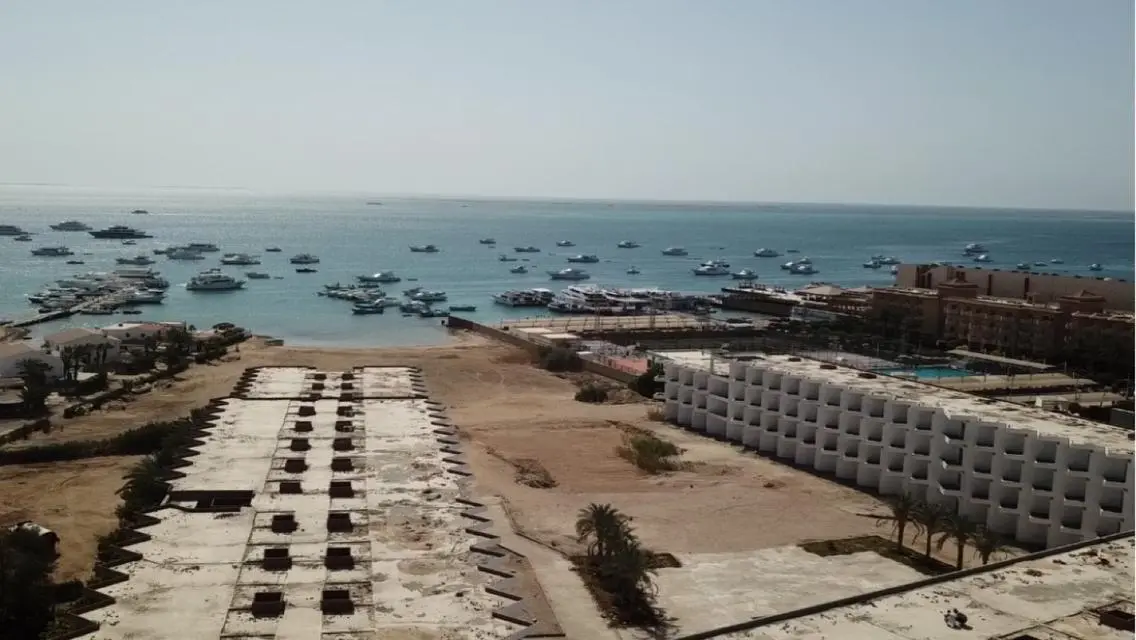 للبيع علي البحر بالغردقة شالية بالتقسي