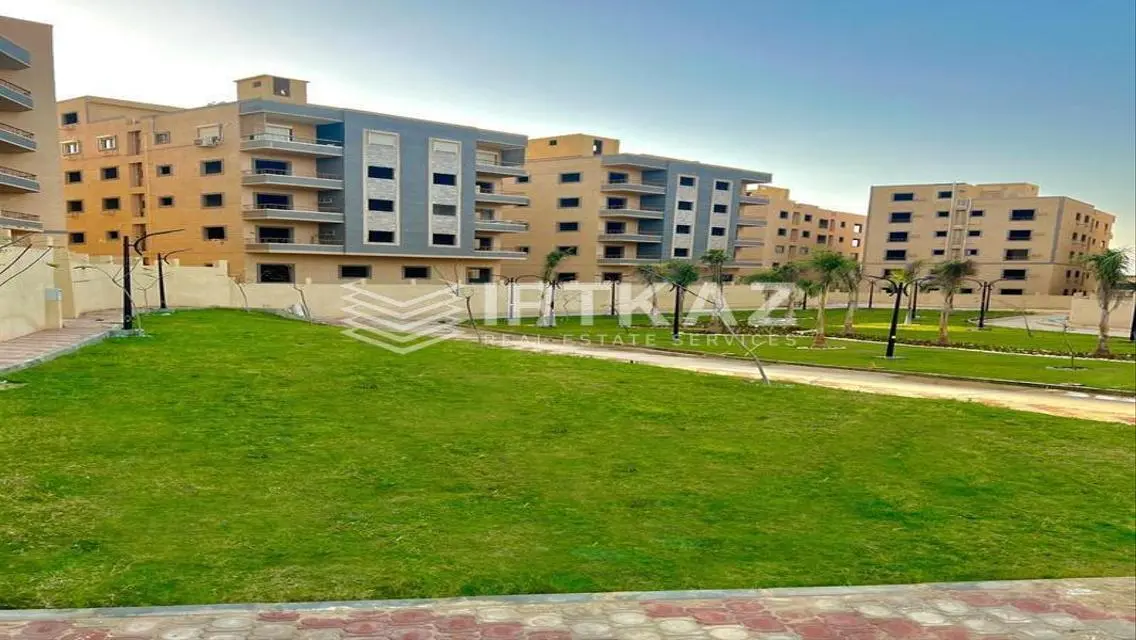 شقة فاخرة في AUC 7 مع مسبح مشترك