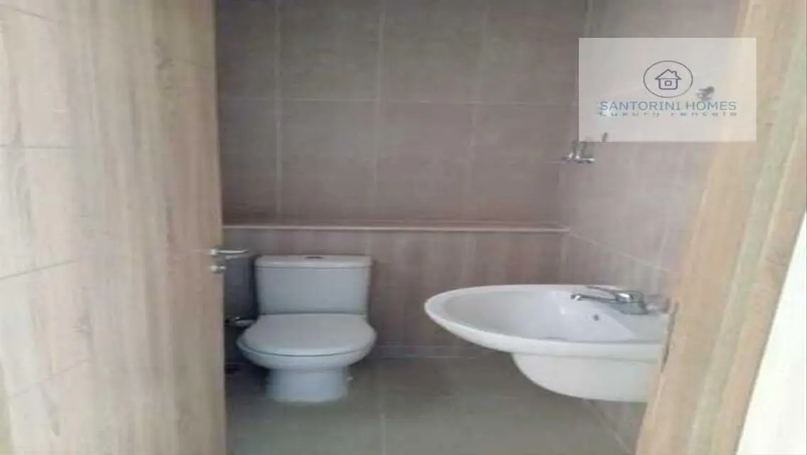 Luxury Apartment with Central Air Conditioning in Santorini
