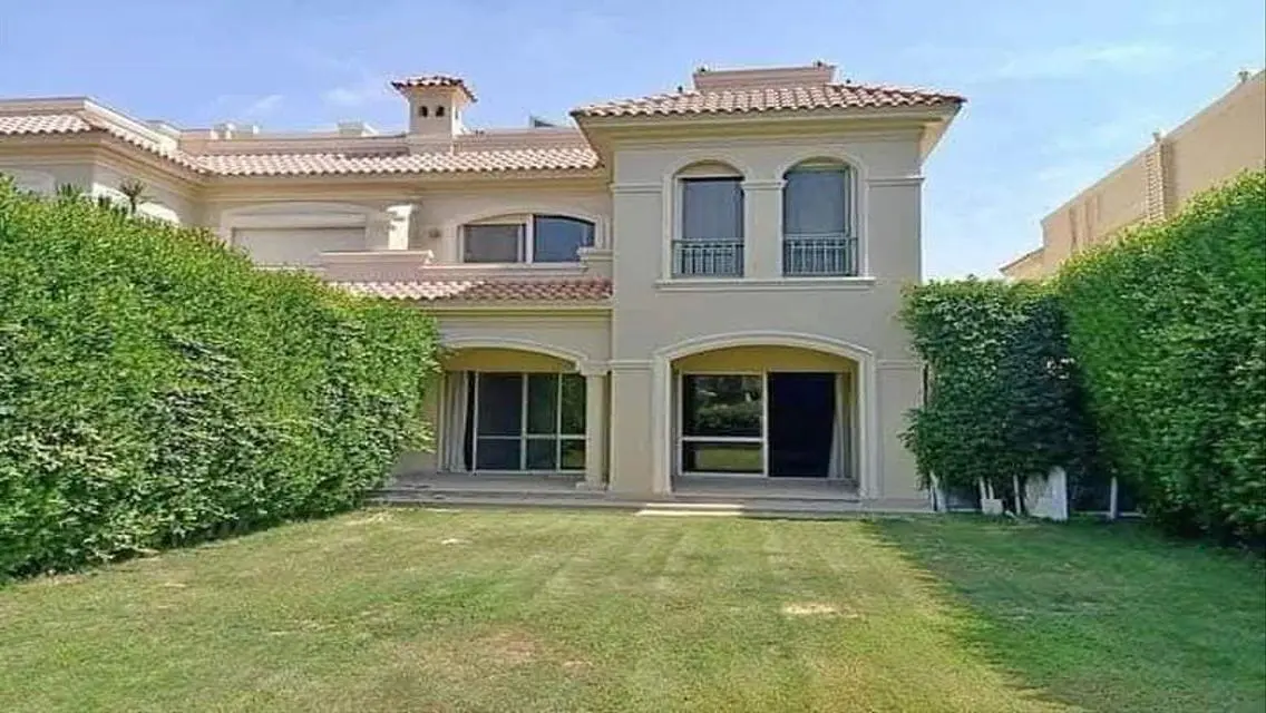 Stunning Villa with Lake View - 13,142,000 EGP