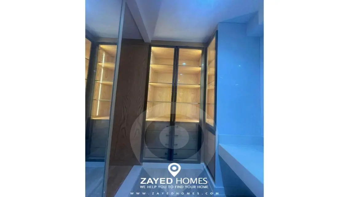 uper Duplexe for rent in Westown Beverly Hills