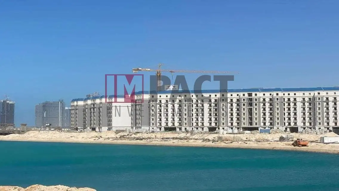 فيلا فاخرة مع حديقة ومسبح خاص للبيع