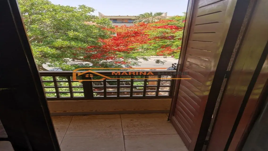 For sale: Duplex in Marina 7, near the lake