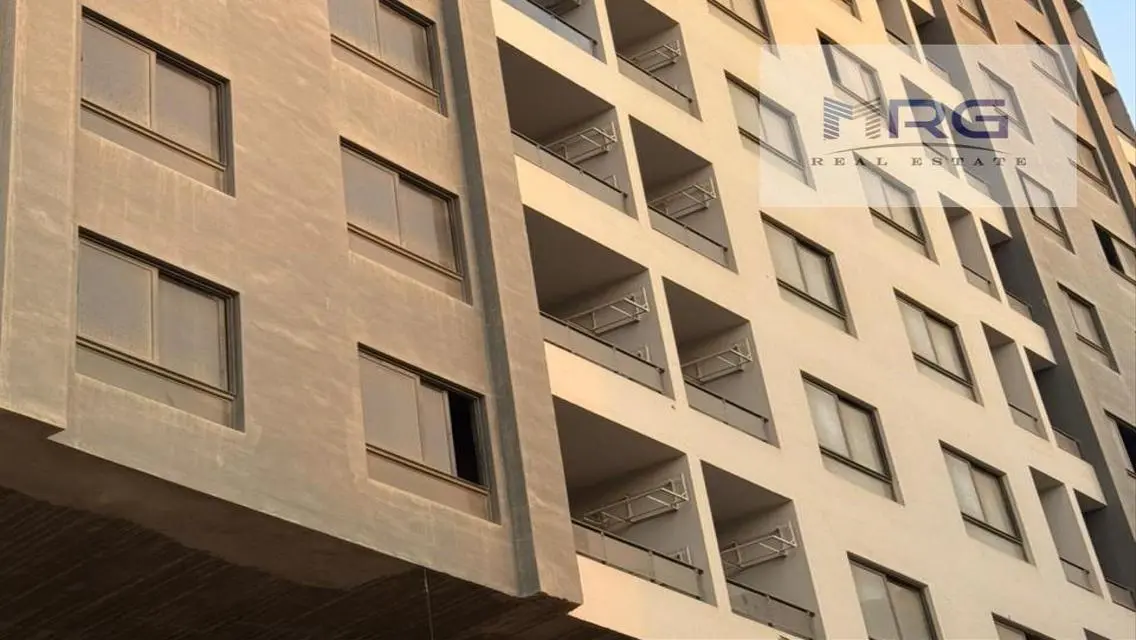 شقة فاخرة للبيع في قطامية