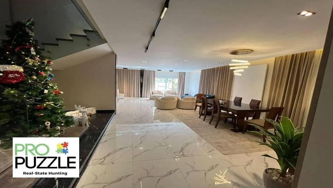 Luxurious Standalone Villa for Rent in Hyde Par