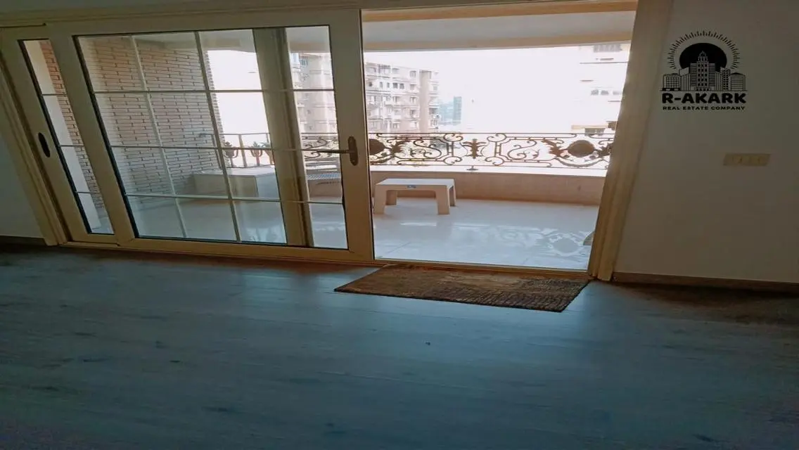 Stunning Villa with 300 sqm and Amazing Features