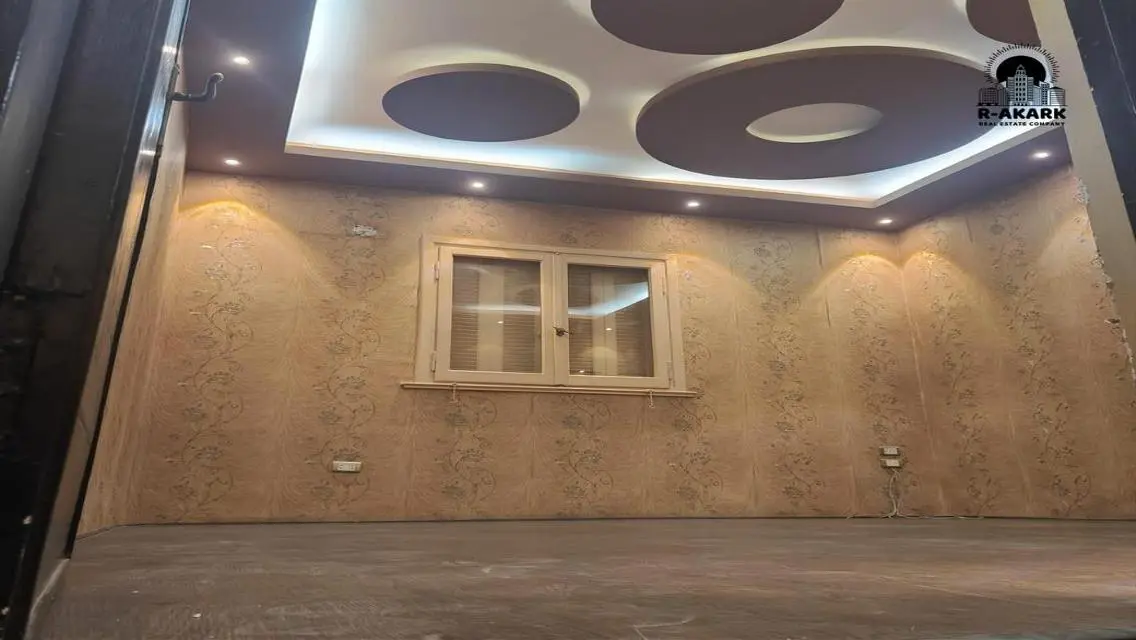 Commercial Property of 200 sqm with Excellent Amenities