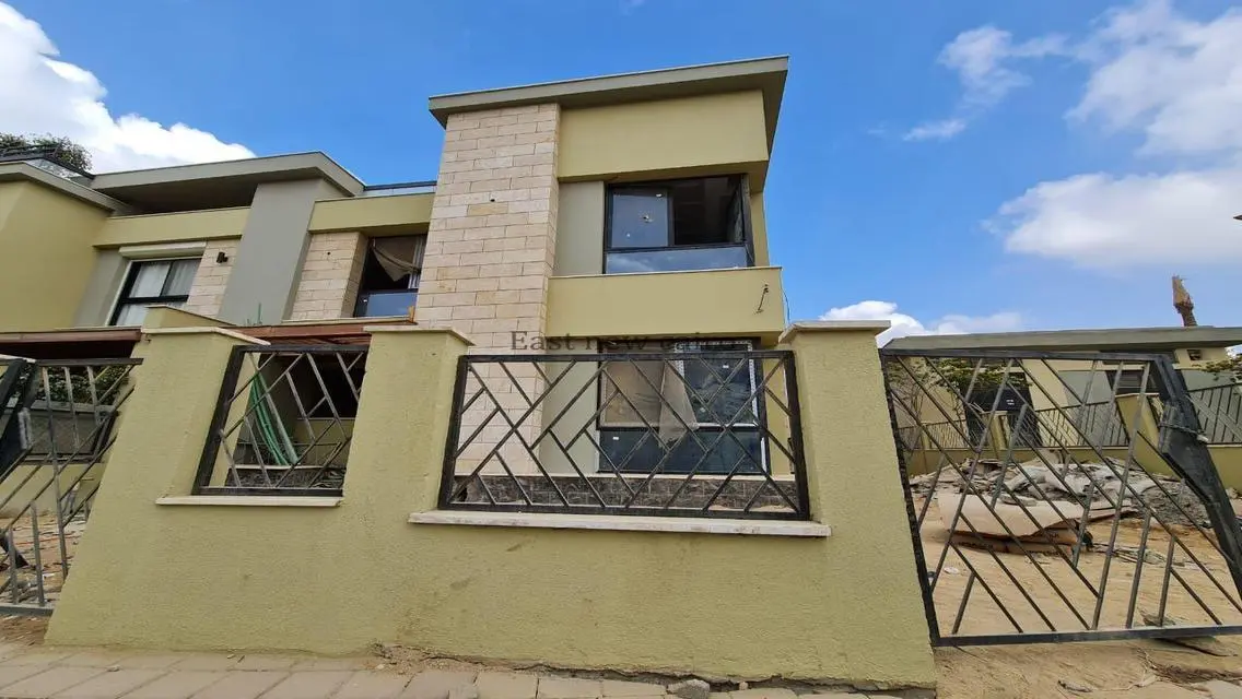 Luxury Villa for Sale with Expansive Space at Competitive Price