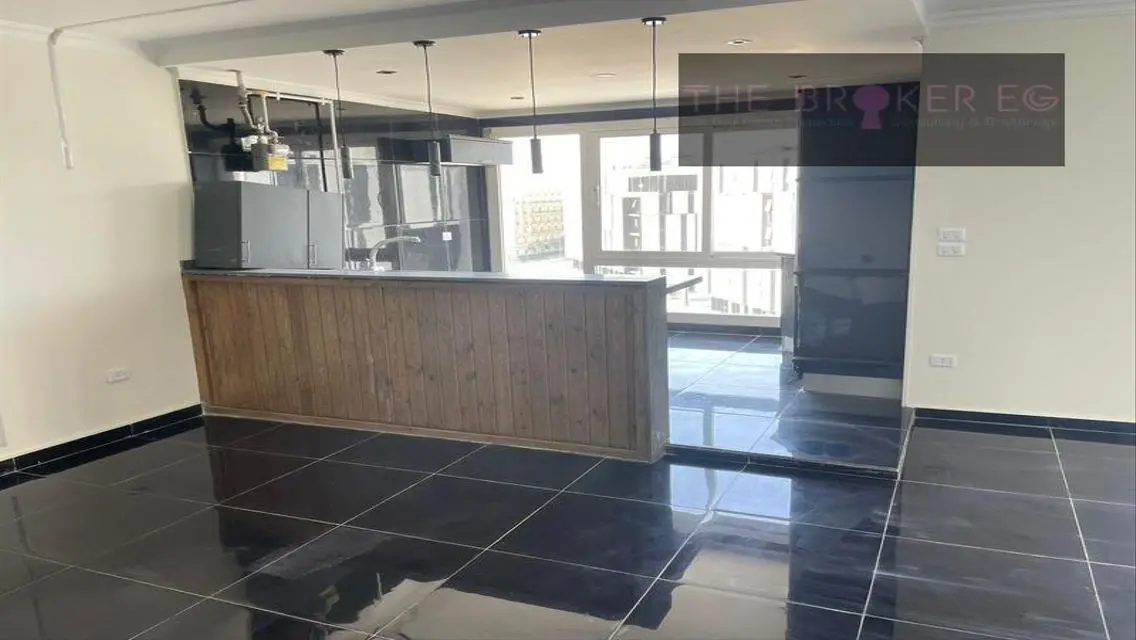 Luxury Apartment With 3 Bedrooms Spanning 215 Meters
