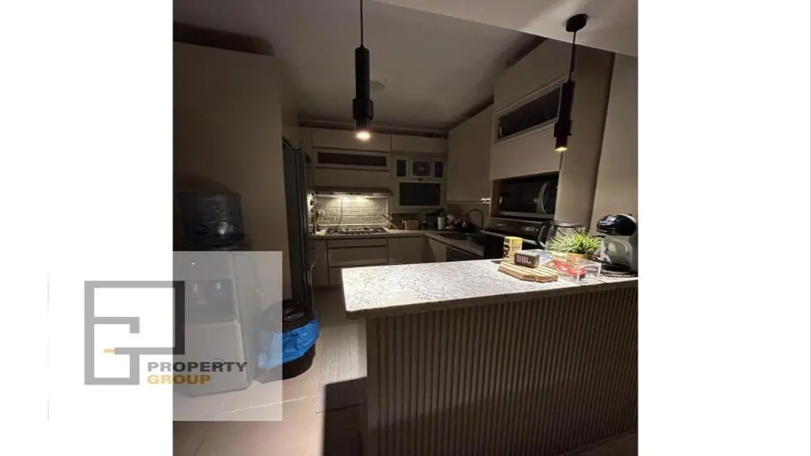 Luxury Villa with Private Garden and Pool in the Heart of the City