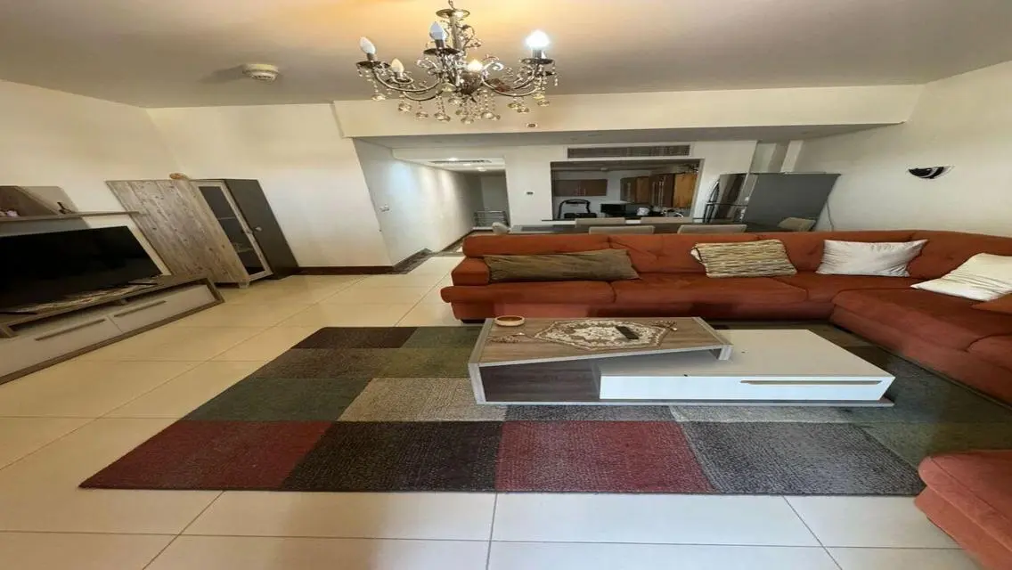 Luxury 3-Bedroom Apartment with Lake View