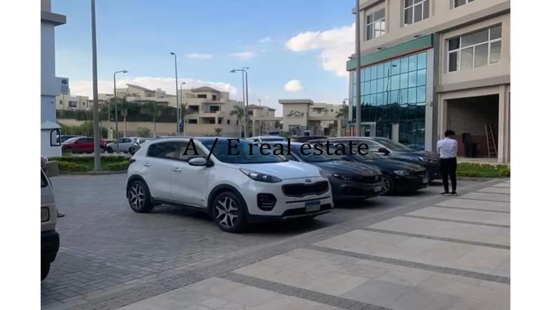 Luxury 4-Bedroom Apartment Near QNB