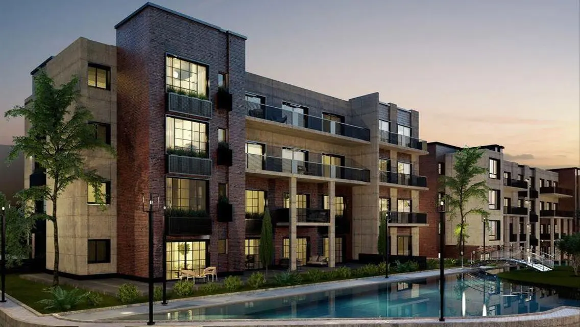 Luxury Apartment with Ideal Amenities Overlooking Lakes